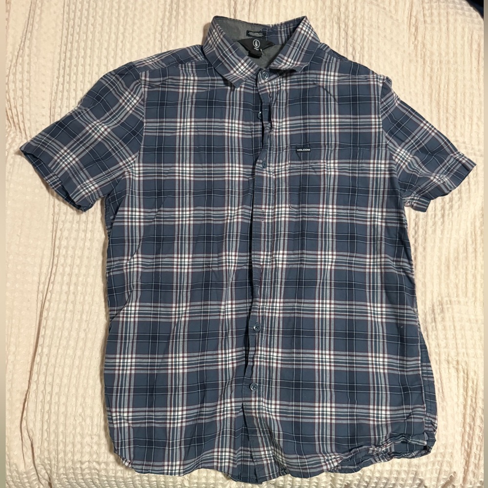 Men’s medium short sleeved dress shirt.